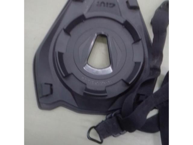 GIVI Tank Lock Base
Seat flange (for locations other than tanks)