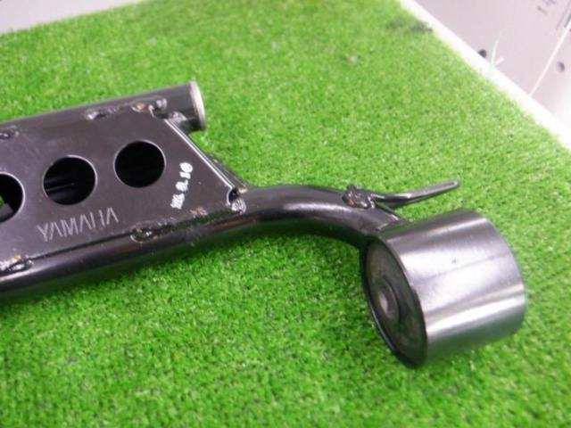 2YAMAHA純正 エンジンハンガー