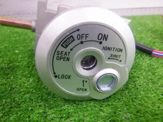 2 manufacturer unknown
Key cylinder