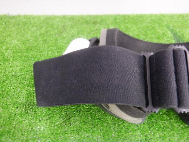 OAKLEY
Oakley
Goggles