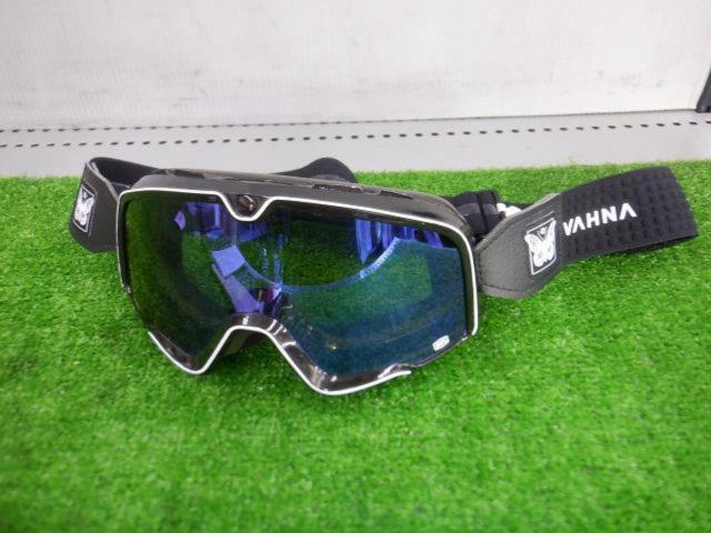 Hundred percent
BARSTOW
Vahna
Goggles