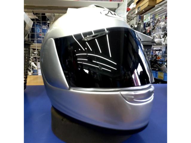 AraiVECTOR
57-58 cm (M)
With smoke shield