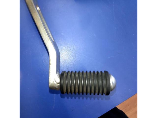 Kawasaki genuine footpegs
Remove NINJA650 ('18)