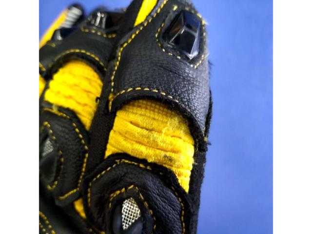 YeLLOW
CORN Riding Gloves
L size