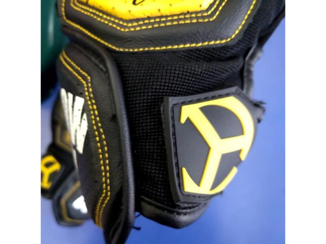 YeLLOW
CORN Riding Gloves
L size