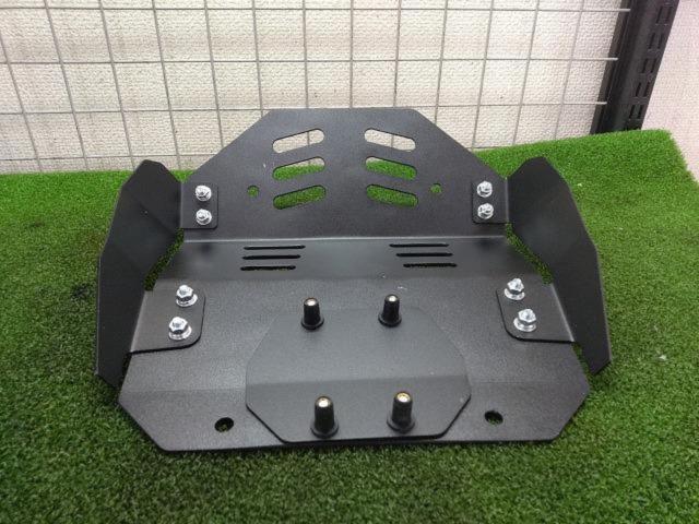 3 manufacturer unknown
Skid plate