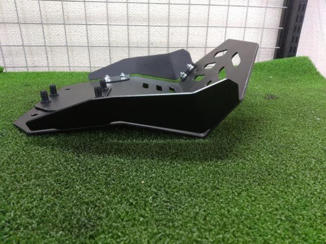 3 manufacturer unknown
Skid plate