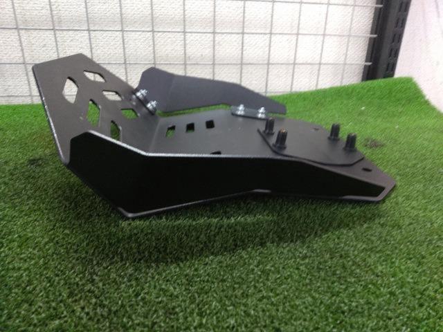 3 manufacturer unknown
Skid plate