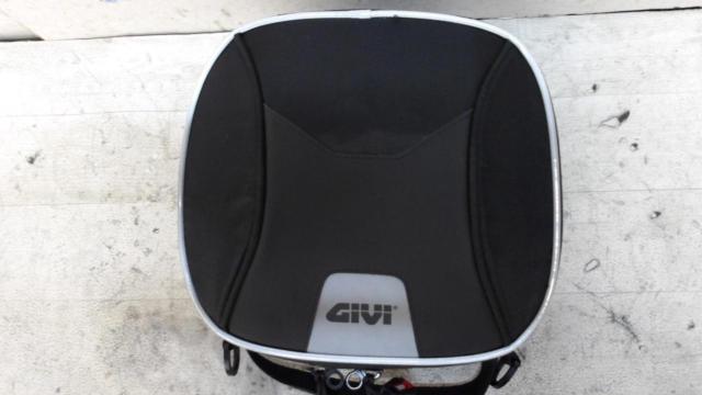 【GIVI】タンクロックバッグ