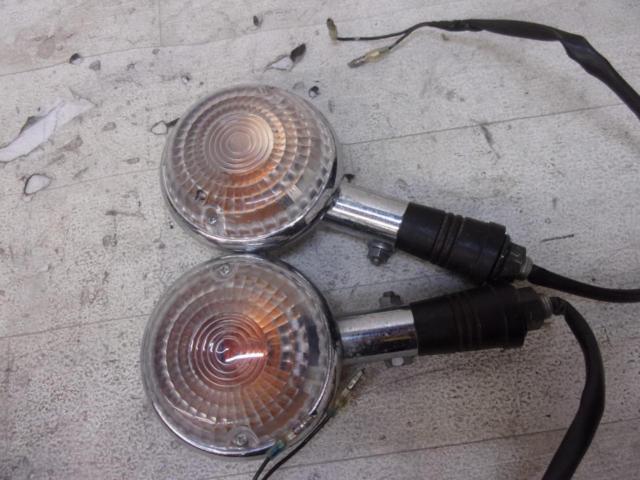 Genuine Yamaha front and rear turn signal set
VMAX1200 ('01
Canada specification)