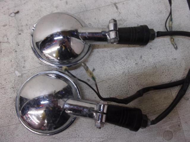 Genuine Yamaha front and rear turn signal set
VMAX1200 ('01
Canada specification)
