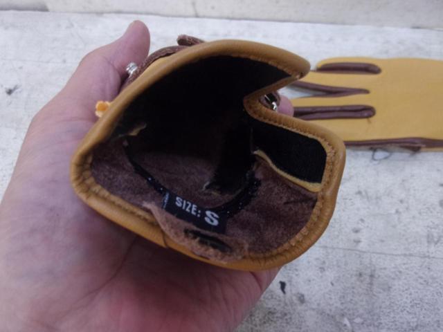 Size: S (Women's) CLEVER Leather Gloves