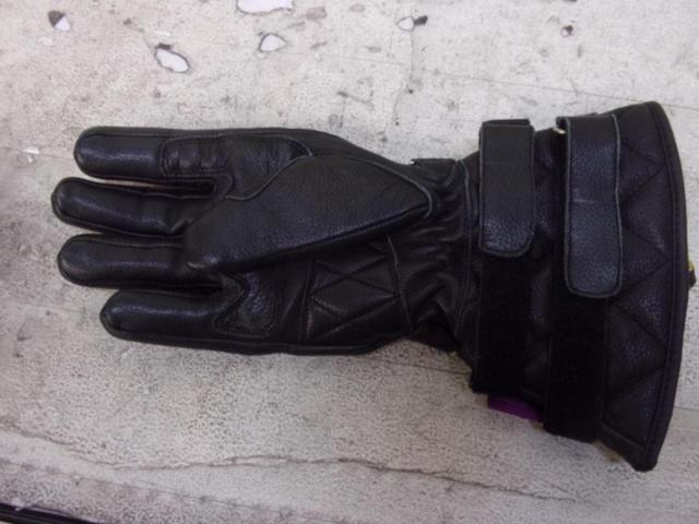 Size: MISM Leather Gloves