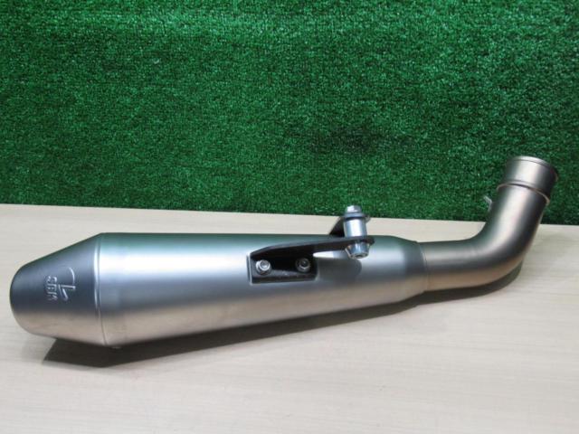 GP style
Slip-on silencer
DUKE
125 (11-16)
LeoVince