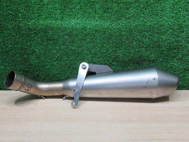 GP style
Slip-on silencer
DUKE
125 (11-16)
LeoVince