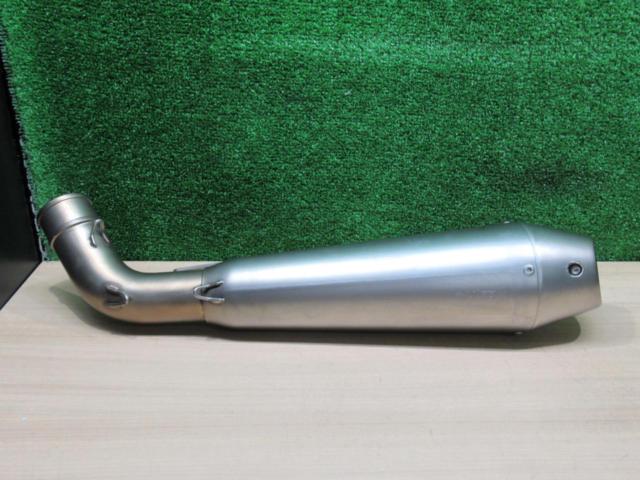 GP style
Slip-on silencer
DUKE
125 (11-16)
LeoVince