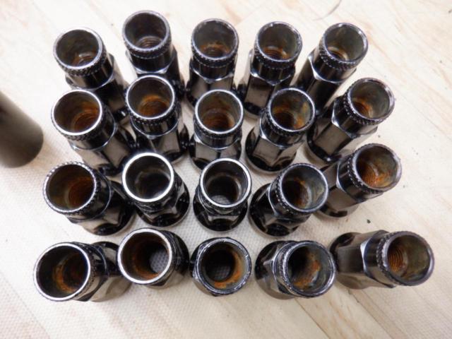 メーカー不明 スチールレーシングナット 貫通タイプ 20個 M12xP1.5 ソケット有