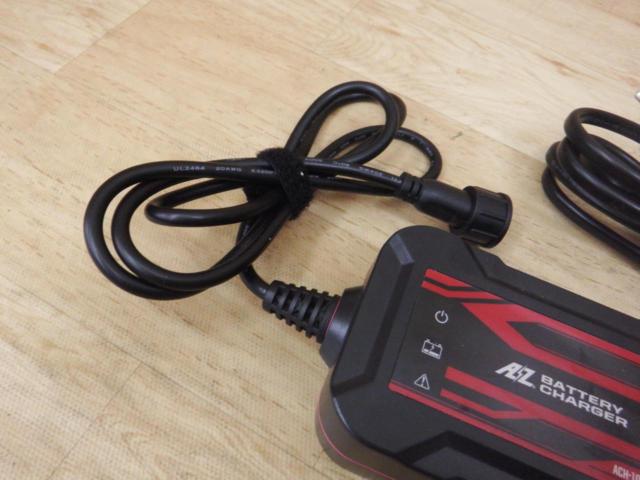 Okada Shoji
AZ
Battery Charger
ACH-100
For DC12v