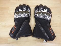 Fabric deterioration and peeling present.
HYOD
W-7
CORE
WINTER
GLOVES
HSG521
M size
