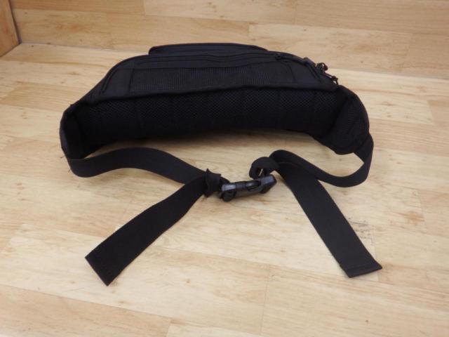 HenlyBegins
Waist Bag
DH-735
Capacity: 5L