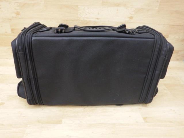 No shoulder strap
HenlyBegins
Touring Seat Bag M
DH-718
Capacity: 33-42L