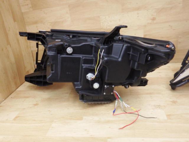 メーカー不明 3眼プロジェクターLEDヘッドライト シーケンシャルウインカー オープニング機能付 ランドクルーザープラド 150系 後期