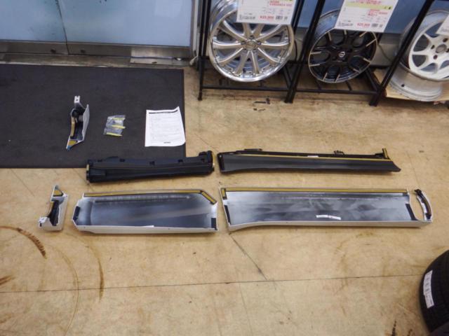 右側のみ MODELLISTA サイドスカート MSD44-16001-A0 カローラクロス 10系
