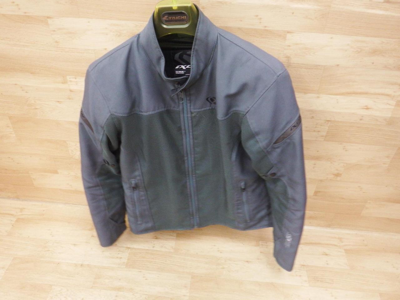 Inner Mu
ixon
FRESH
A
Jacket
L size