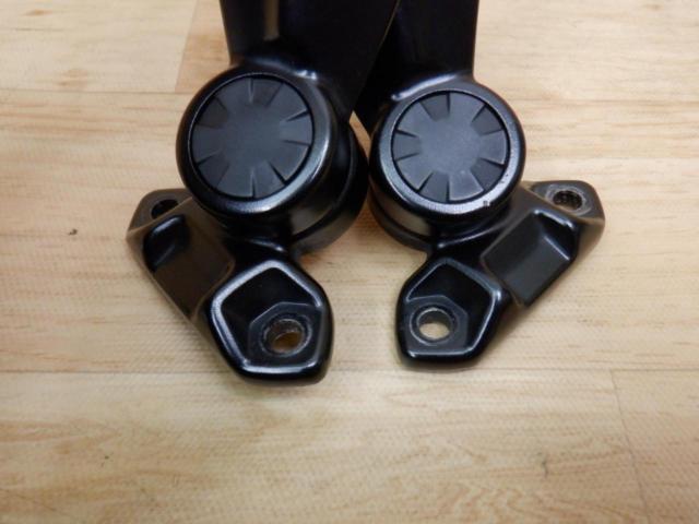 Mounting pitch: Approximately 45mm
KAWASAKI
Genuine cowl mirror
Ninja400
EX400L