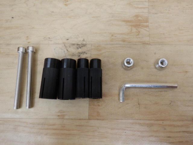 Unknown Manufacturer
Bar end mirror
Compatible with mounting diameters of Φ13-Φ17.
Left and right