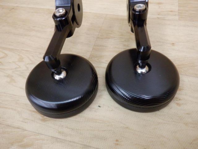 Unknown Manufacturer
Bar end mirror
Compatible with mounting diameters of Φ13-Φ17.
Left and right