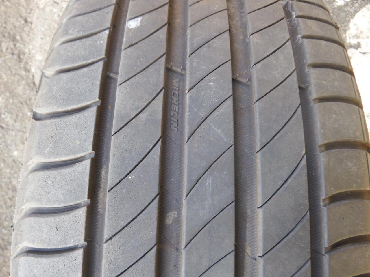Only one
MICHELIN
PRIMACY 4