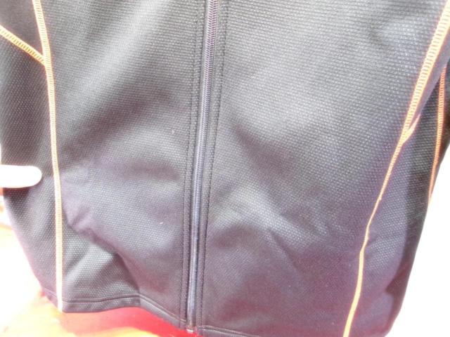 Size M
DAYTONA
DI002FA
Windproof and thermal full-zip innerwear