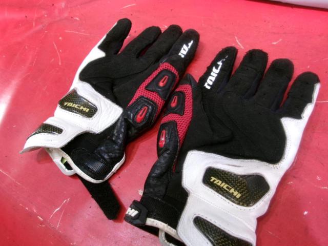 Size XL
RSTaichi
RST 442
Raptor mesh glove
Black / Red / White