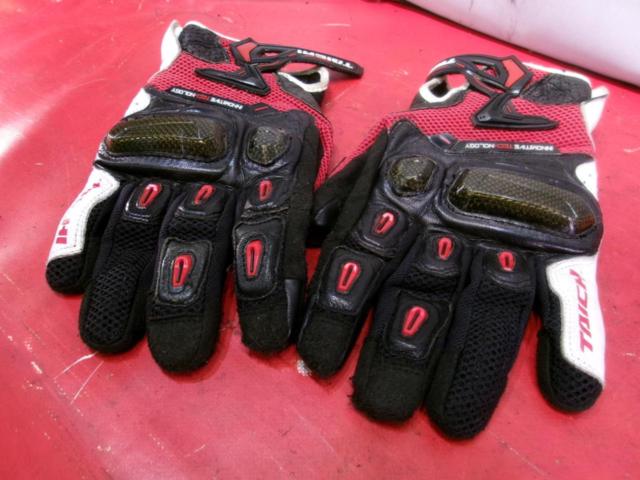 Size XL
RSTaichi
RST 442
Raptor mesh glove
Black / Red / White