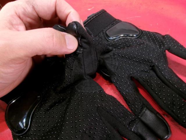 Size L
IRON
JIAS
MAD01
Mesh glove
Unused item