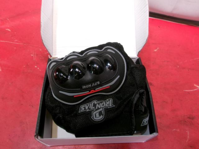 Size L
IRON
JIAS
MAD01
Mesh glove
Unused item