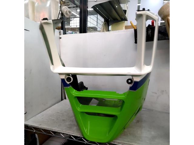 9KAWASAKI
Genuine under cowl