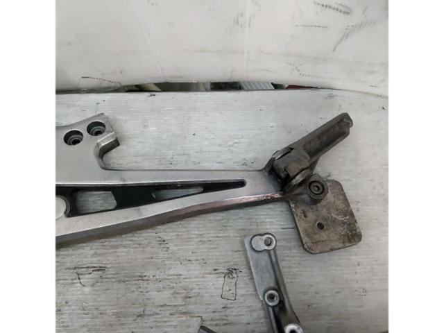 9KAWASAKI
GPZ900R genuine step