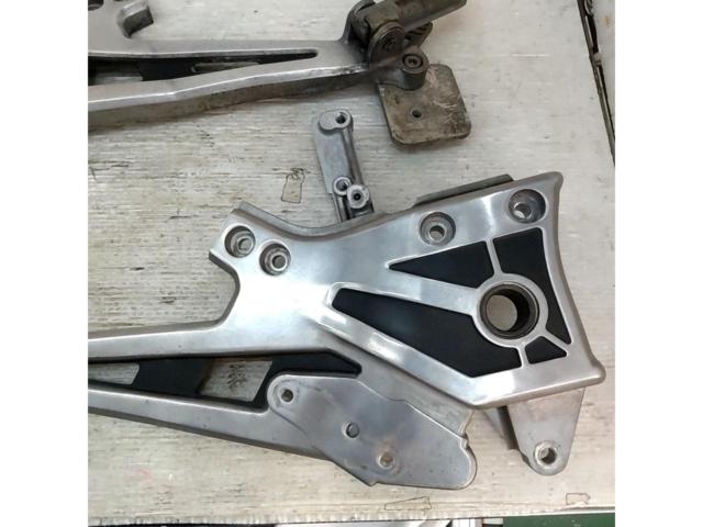 9KAWASAKI
GPZ900R genuine step