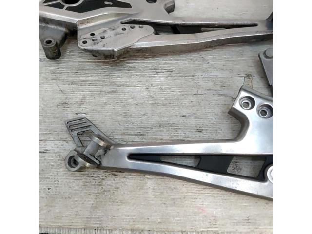 9KAWASAKI
GPZ900R genuine step