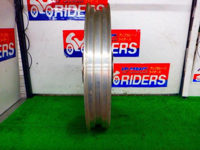 7 YAMAHA
Genuine front wheel
