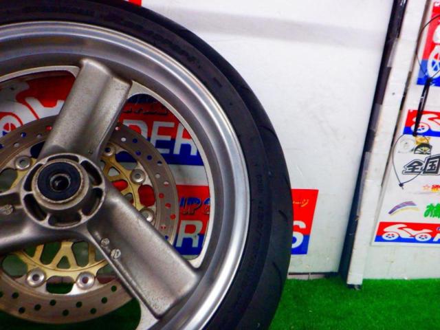 7HONDA
Genuine tire wheel set