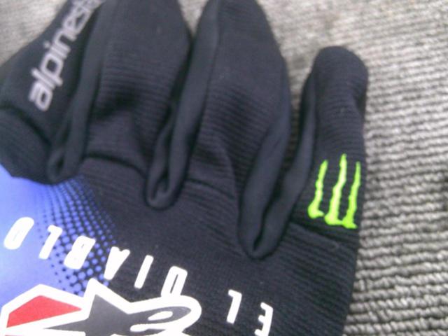 Size M
Alpinestars
Bike Globe
FQ20
REEF
MONSTER
GLOVE
Monster Glove
Black/Blue/Bright Red/Green