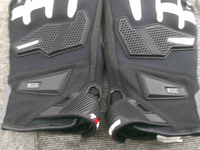サイズL RSーTaichi(RSタイチ) ドライマスター・フィットエッジライングローブ(RST450)