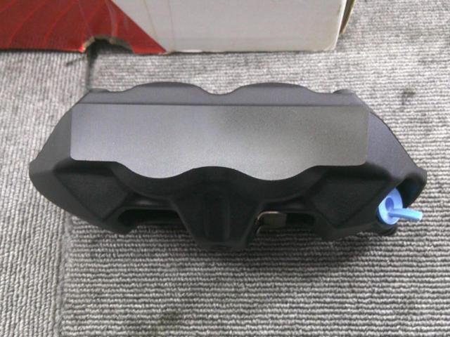 100MM Brembo   ラジアルブレーキキャリパー M4 モノブロック 100MM | 220988550 片側のみ ブレンボ ブラックRADIAL