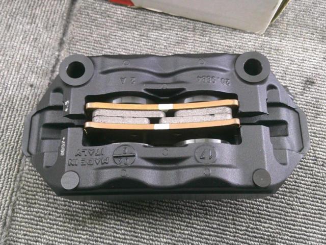 100MM Brembo   ラジアルブレーキキャリパー M4 モノブロック 100MM | 220988550 片側のみ ブレンボ ブラックRADIAL