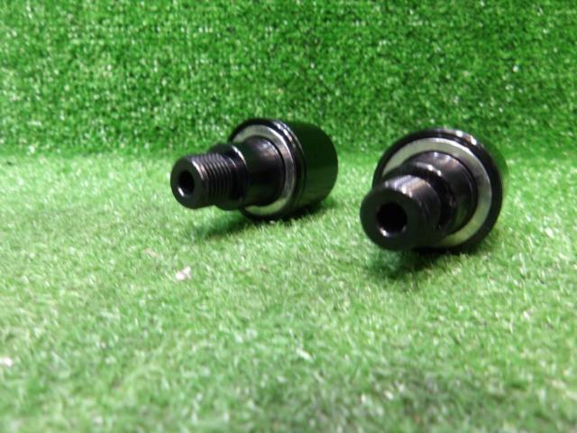 Unknown Manufacturer
Bar Ends Black
Approximately 15mm in diameter