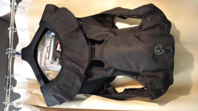 2XLサイズ(2XL-4XL) hit-air(ヒットエアー) RS-1 レースモデルエアバックシステム ブラック (背中からワイヤーを出します)