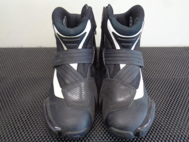 Alpinestars
Riding shoes
SMX-1
R
V2
VENTED
EUR42
